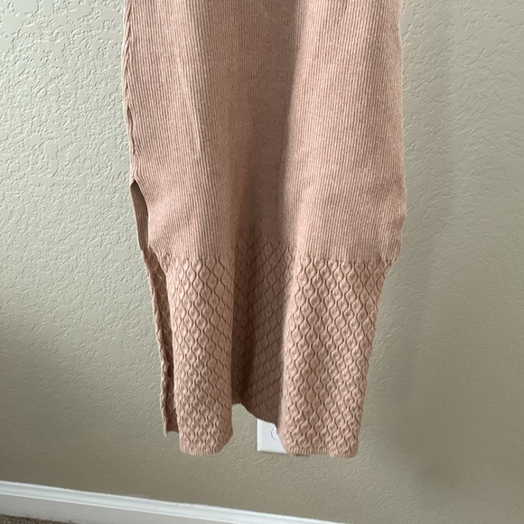 Boutique Sadie & Sage Taupe Bodycon Midi Dress - Picture 8 of 9